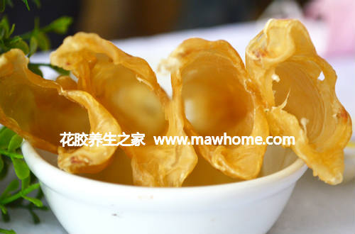 黄花胶腥味淡,口感爽滑