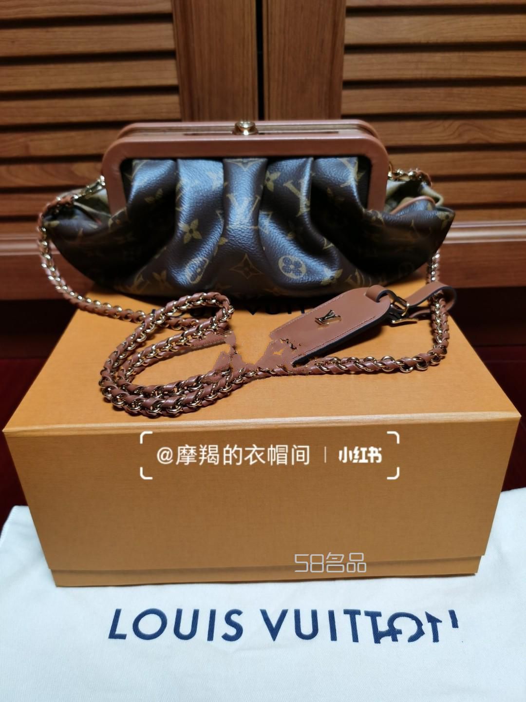 LV新款Ivy邮差包来咯改良后的包型超美,lv迷你书包几个拉链