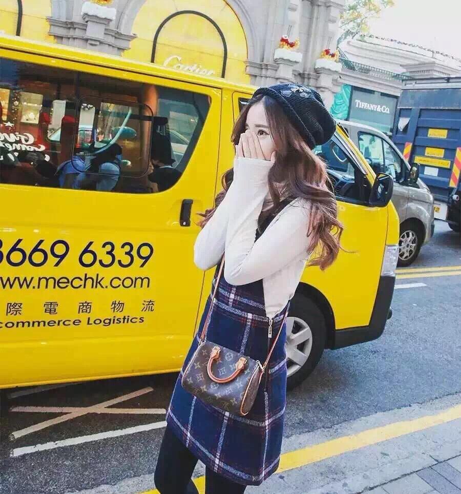 Lv speedy nano 不就能装吗?它凭什么比lv nano noe火那么多。