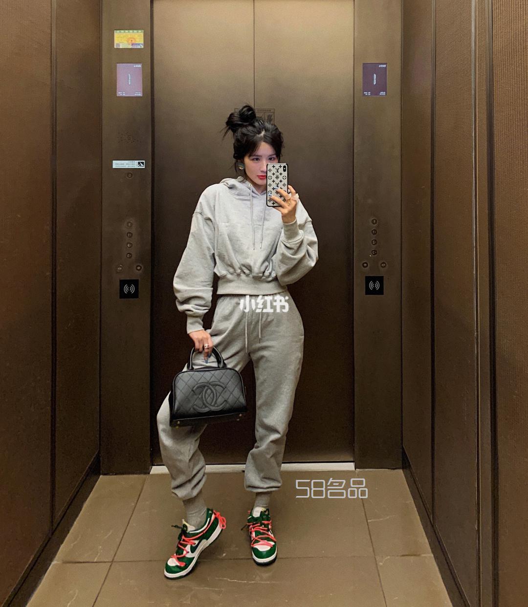 香奈儿保龄球包中古双肩包Lv老花肯豆双肩包,lv最新箱包广告大片