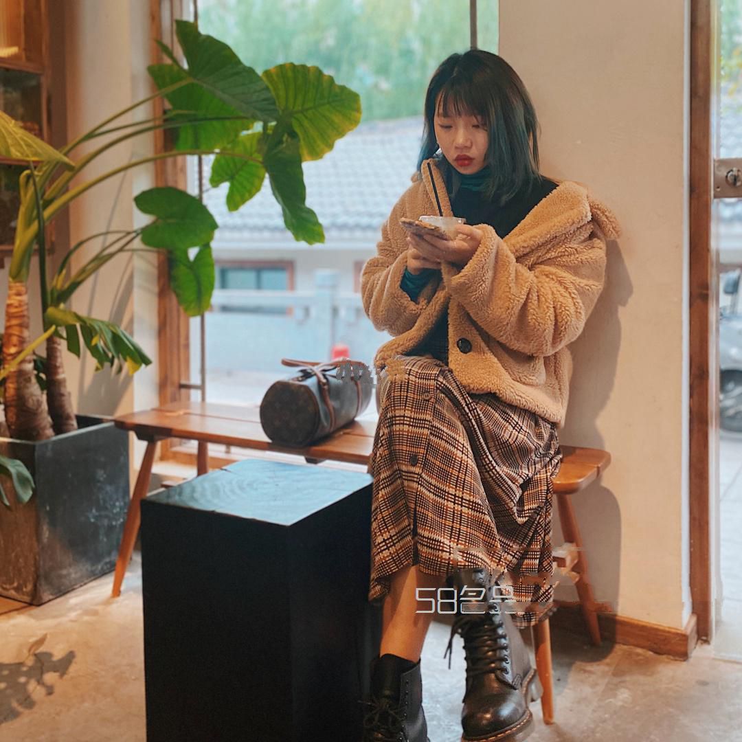 一些中古LV圆筒包的搭配法则,lv金属链包图片
