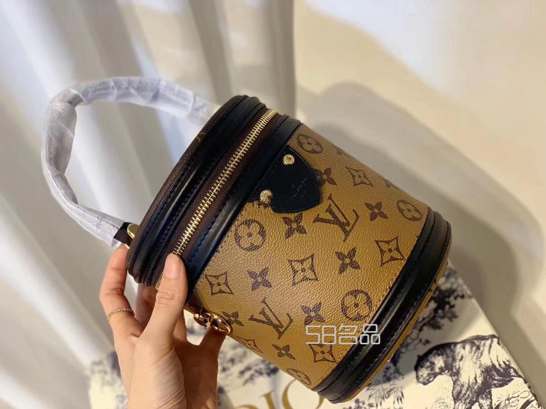 Lv圆筒包,lv紫红色 羊毛围巾