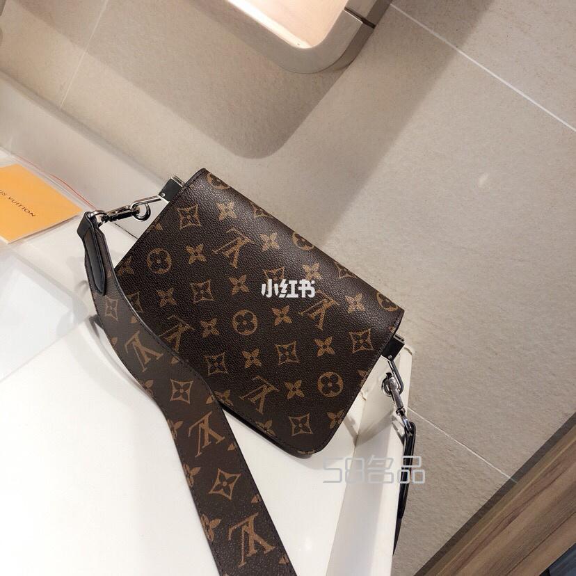 lv 邮差包,lv2015有一款扣能旋转的钱包
