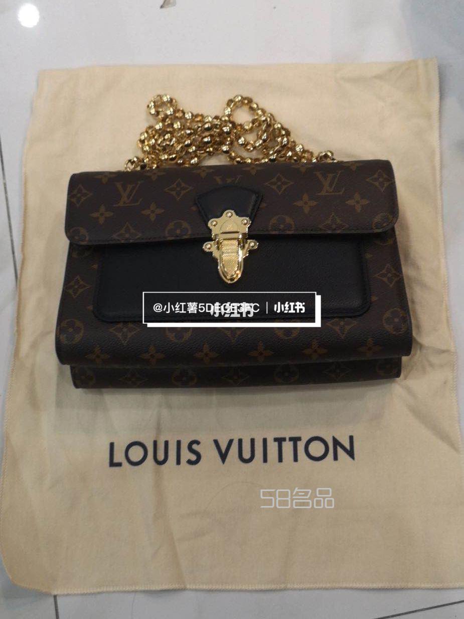 刚到的几个包包先来一组LV组合,lv 村上隆迷彩包