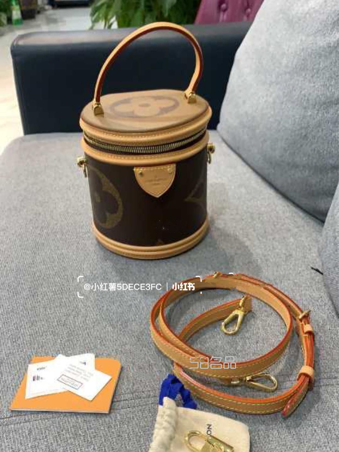 刚到的几个包包先来一组LV组合,lv 村上隆迷彩包