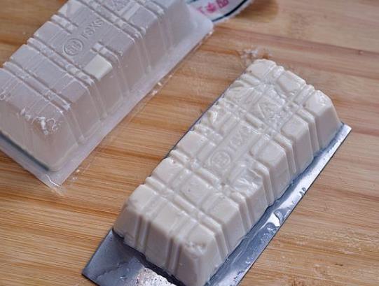 盒装内酯豆腐在常温能放多久？盒装内酯豆腐用不用洗