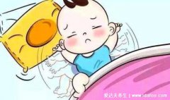 婴儿佝偻病睡姿图片，警惕骨骼发育的
