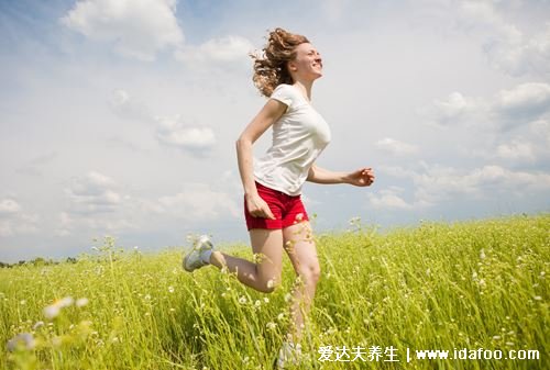  女人到底多少岁算进入更年期呢？做好2点，利于平稳度过