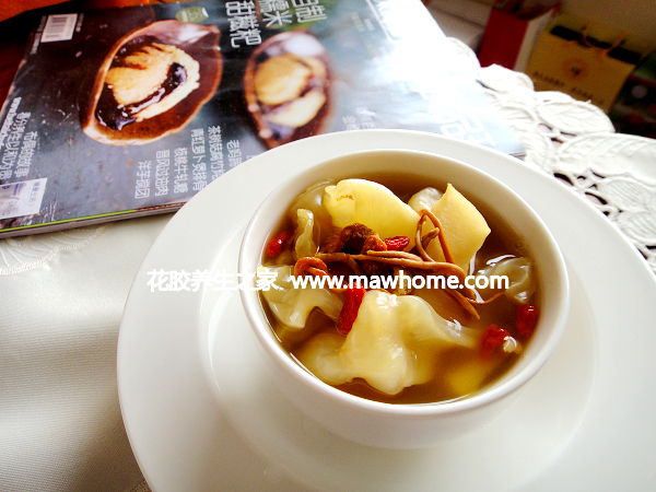 花胶炖鸡腿