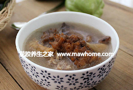 海参花胶肉骨汤