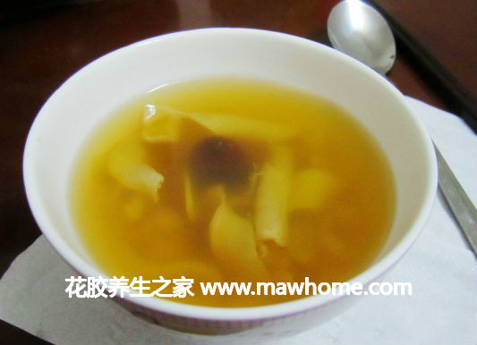 红黑蜜枣炖花胶的做法
