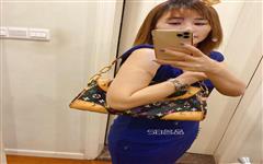 现在知道lv老花中古包怎么让他变油亮，