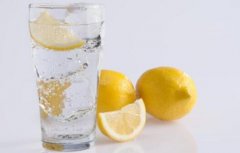 健身减肥时喝柠檬水怎么泡，柠檬对健身的作用