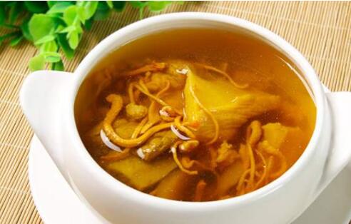 虫草可以用100℃水泡吗,虫草泡温水还是热水