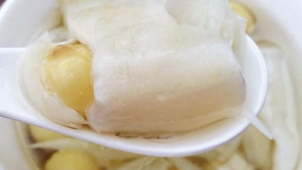 感冒的儿童可以吃花胶鸡吗,小孩子多大可以吃鱼胶