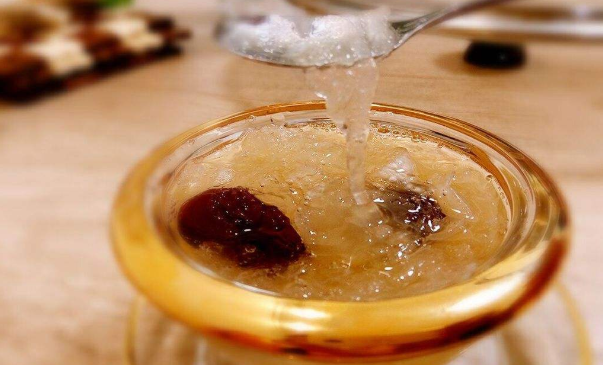 燕窝一天中什么时候吃最好,孕妇吃燕窝什么时候吃?