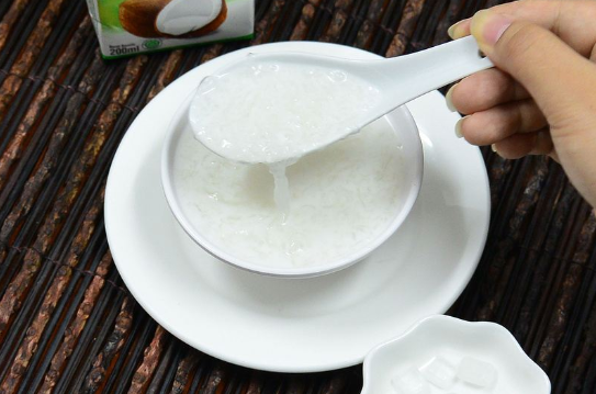 燕窝一天中什么时候吃最好,孕妇吃燕窝什么时候吃?