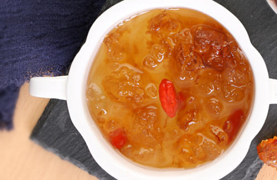 桃胶炖出来有点酸正常么,桃胶炖出来有点苦