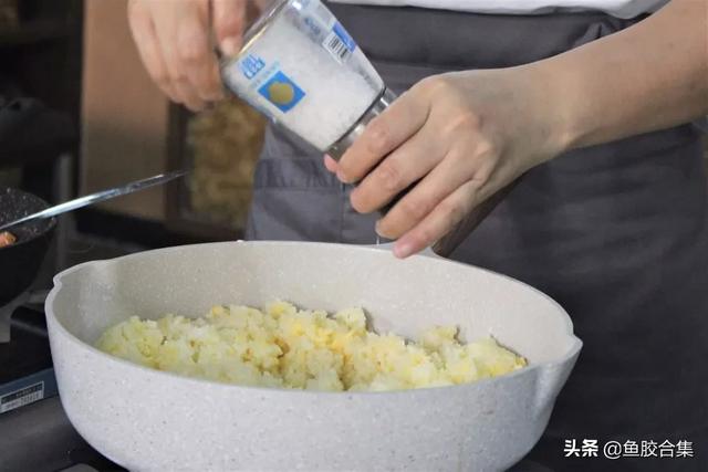 「鱼胶新煮意」滑蛋虾仁鱼胶盖炒饭