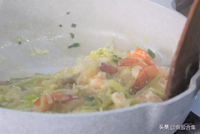 「鱼胶新煮意」滑蛋虾仁鱼胶盖炒饭