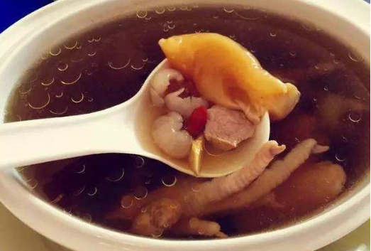 红枣椰汁花胶羹做法,鸡脚花胶木瓜汤做法