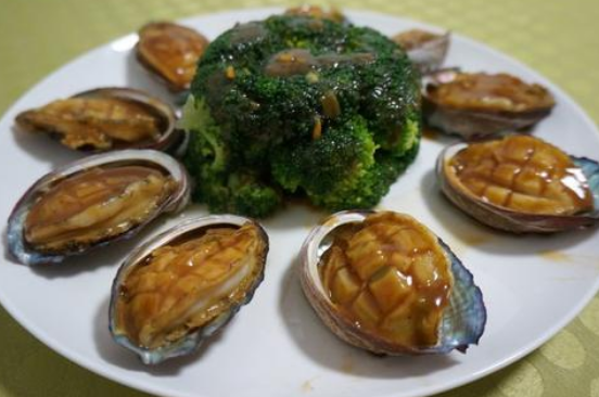 鲍鱼用冷水煮还是热水,如何煮鲍鱼口感不老