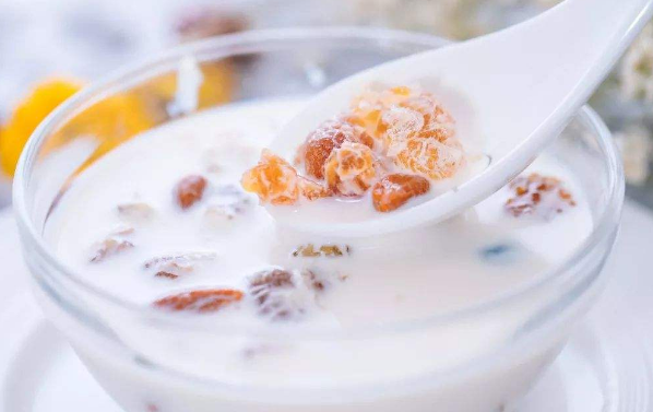 银耳桃胶雪梨的禁忌,桃胶银耳雪梨羹的热量有多少