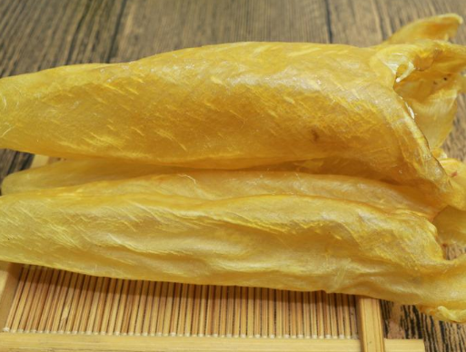 新鲜鱼胶边上的油能吃吗